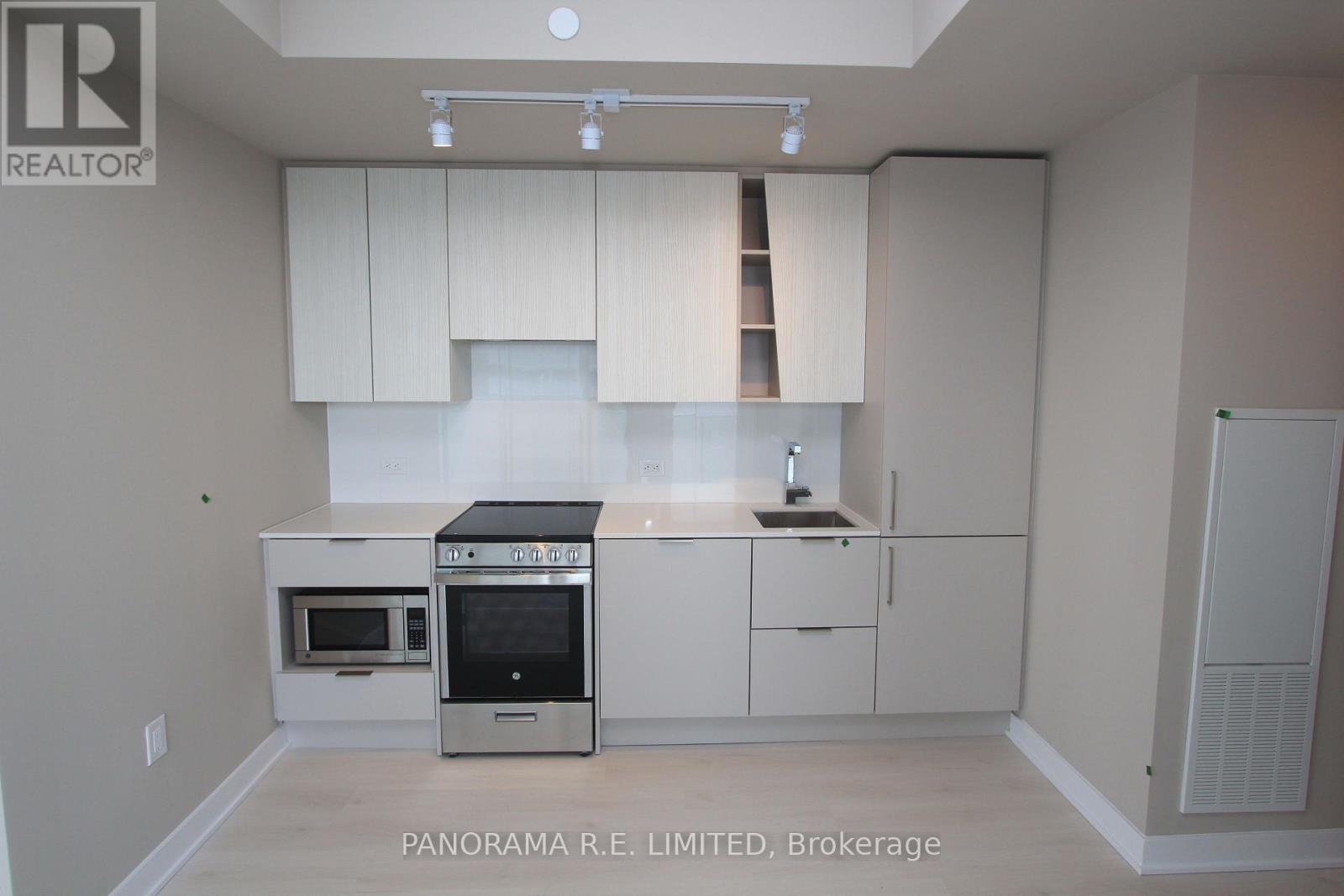 2804 - 3900 Confederation Parkway, Mississauga (City Centre), Ontario  L5B 0M3 - Photo 4 - W14108618