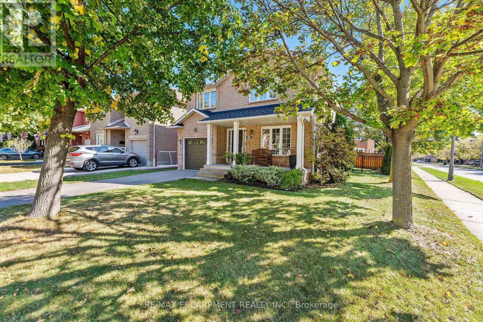 2206 Golden Orchard Trail, Oakville, Ontario  L6M 3N6 - Photo 3 - W14108640