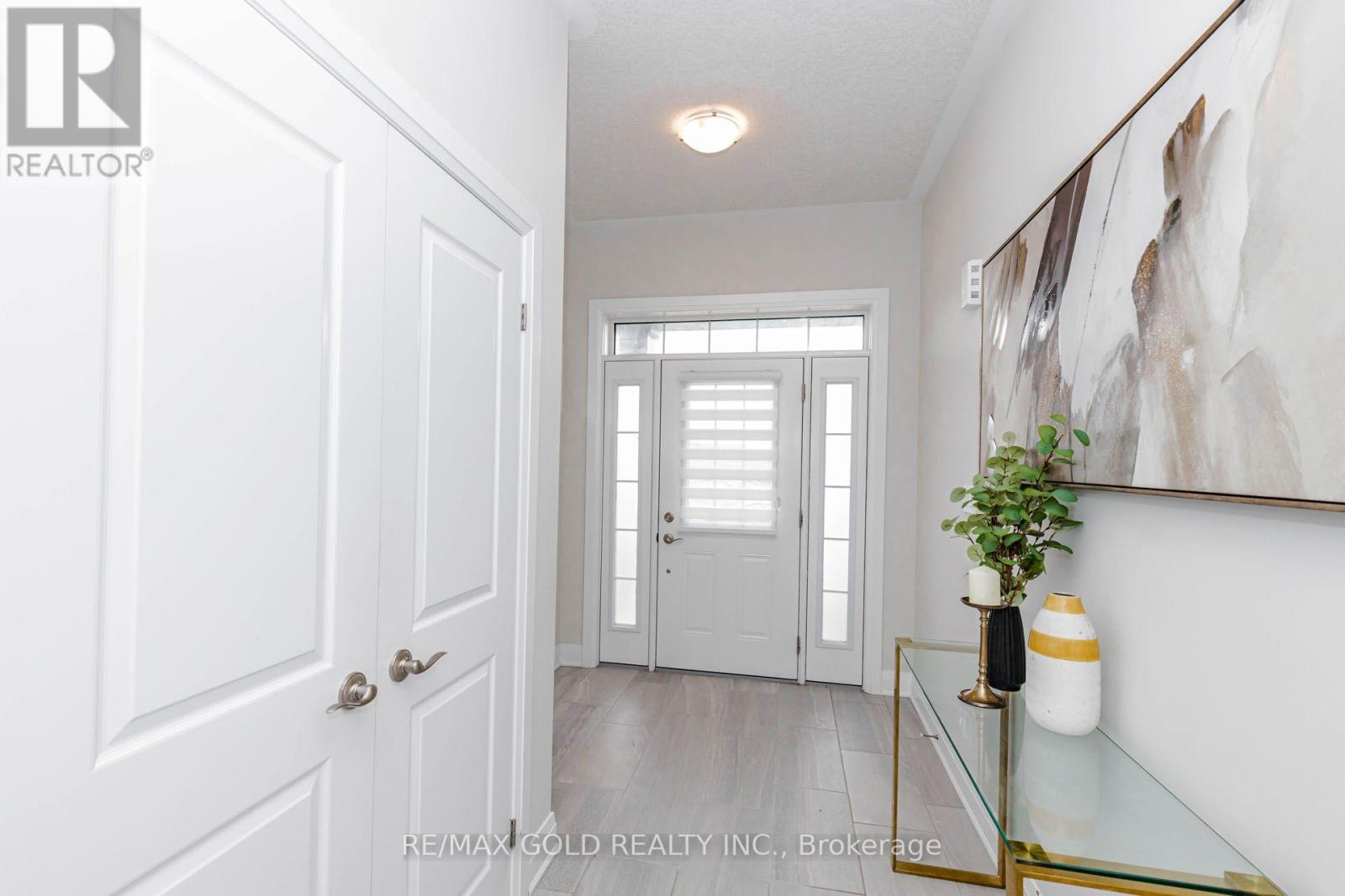 617 Benninger Drive, Kitchener, Ontario  N2E 0H8 - Photo 5 - X14108628