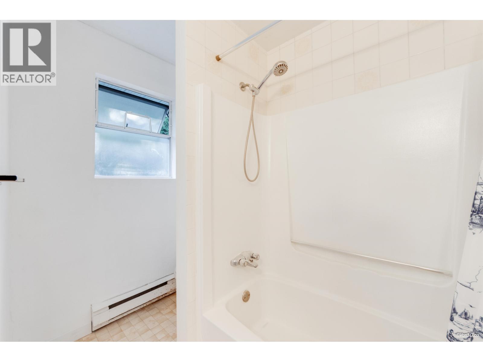 3178 Leeward Court, Coquitlam, British Columbia  V3C 5A9 - Photo 7 - R3177498