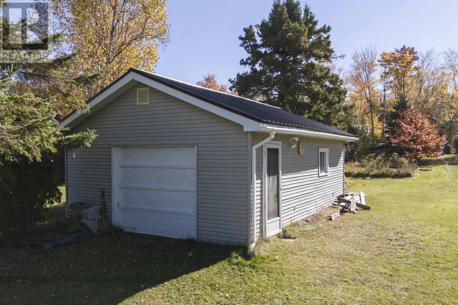 37 Albert Ter, Goulais River, Ontario  P0S 1E0 - Photo 5 - SM262958