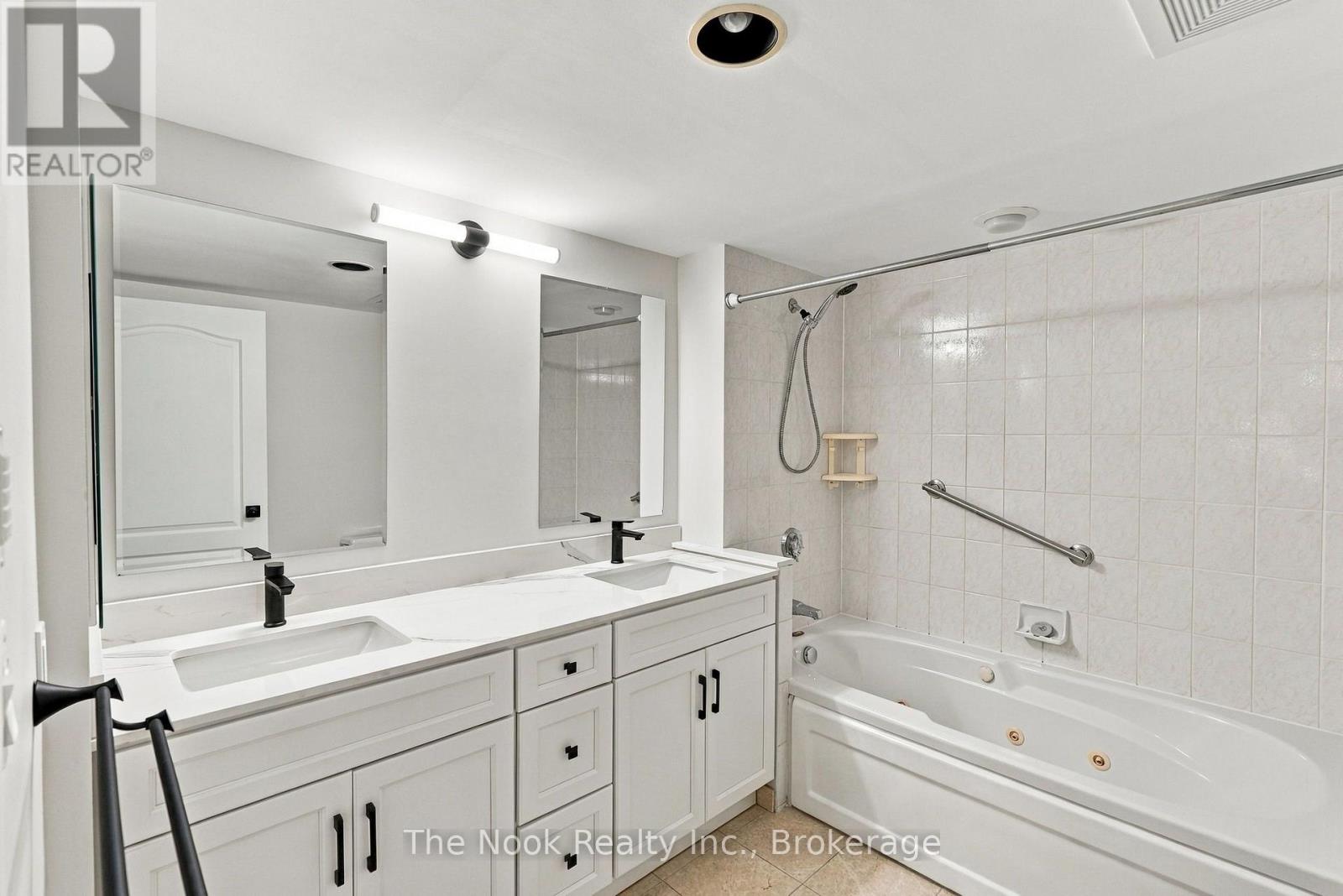 213 - 1 Ripley Avenue, Toronto (High Park-Swansea), Ontario  M6S 4Z6 - Photo 26 - W14108742