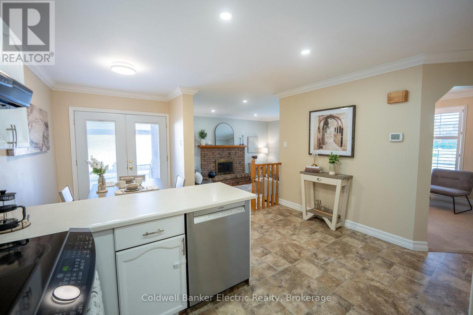 958 Smithside Court, Peterborough (Monaghan Ward 2), Ontario  K9J 8E2 - Photo 6 - X14108900