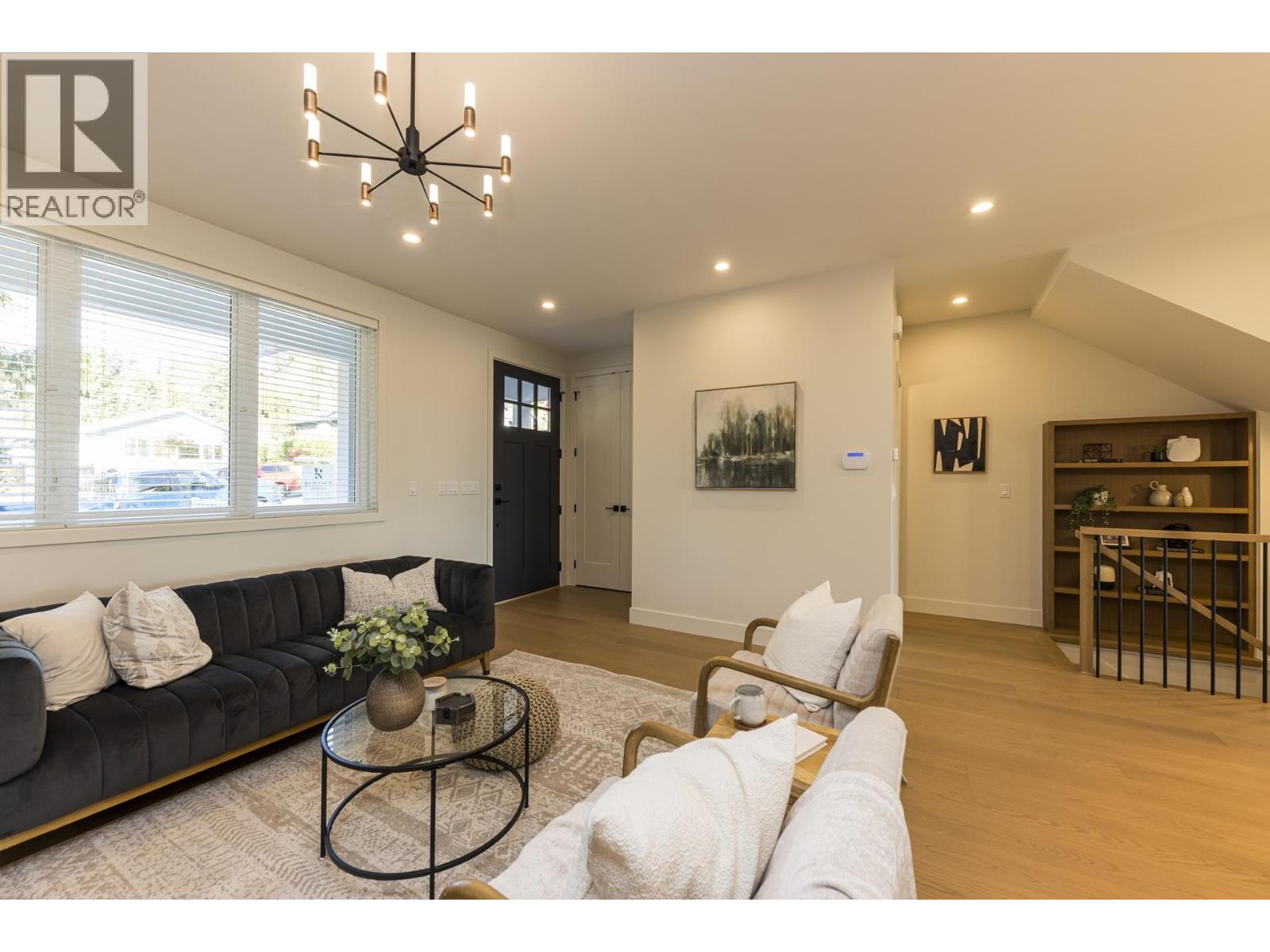 357 E 22nd Street, North Vancouver, British Columbia  V7L 3C8 - Photo 6 - R3177205