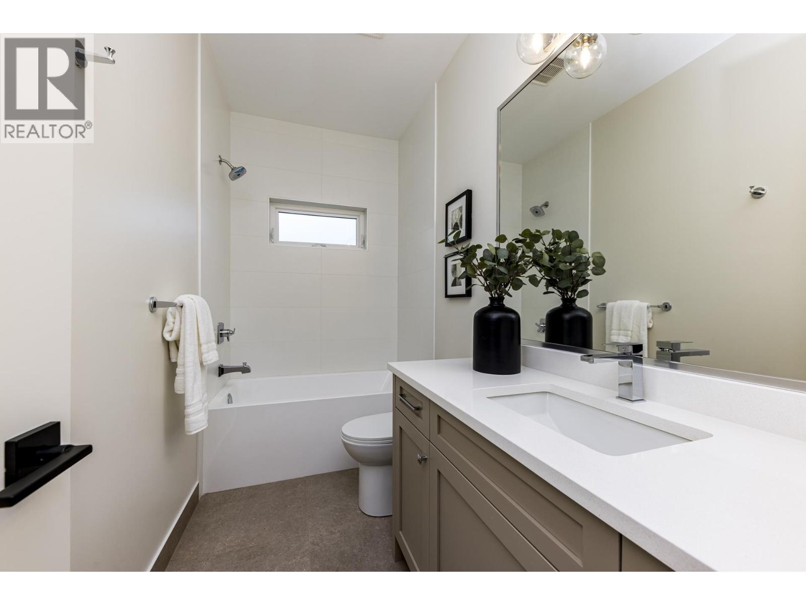 357 E 22nd Street, North Vancouver, British Columbia  V7L 3C8 - Photo 33 - R3177205