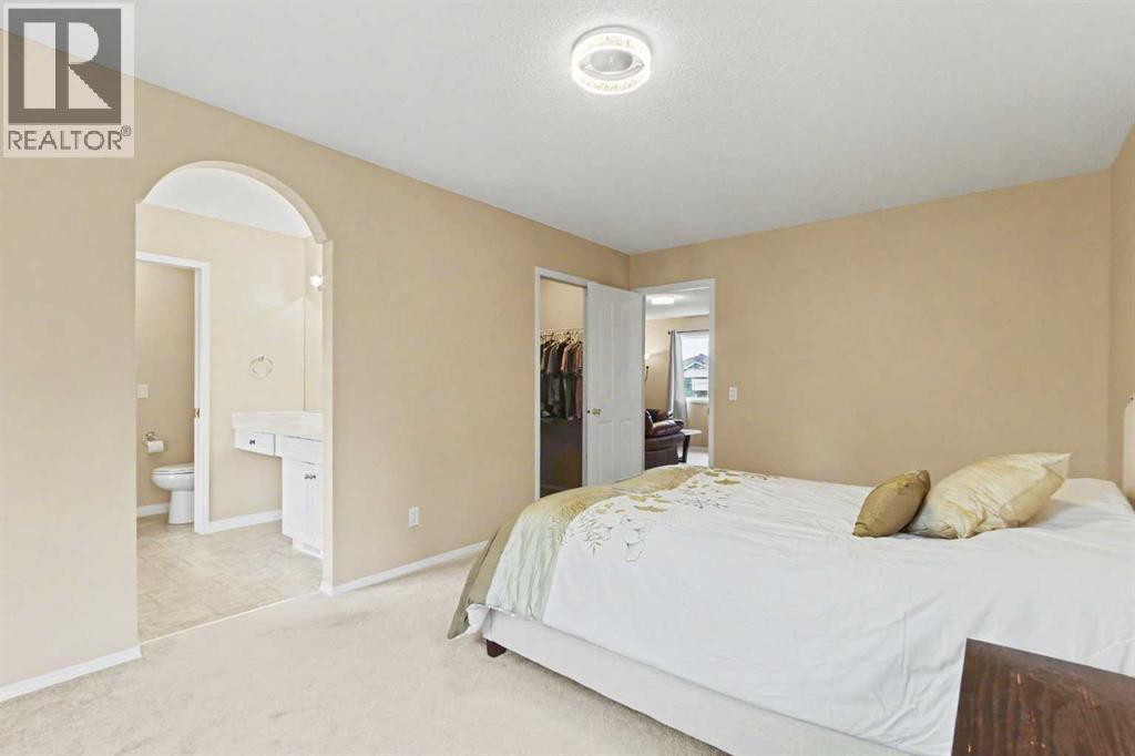 436 Rocky Ridge Bay NW, Calgary, Alberta  T3G 4H8 - Photo 17 - A2351708