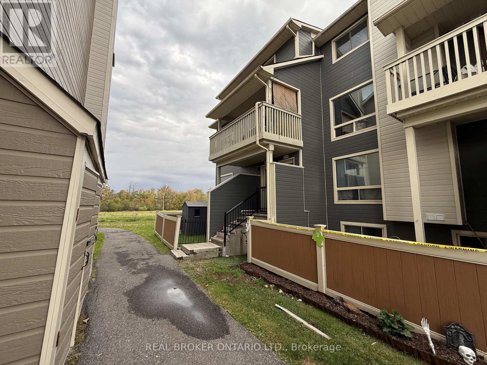 72b - 750 St. Andre Drive, Ottawa, Ontario  K1C 4S2 - Photo 2 - X14108766