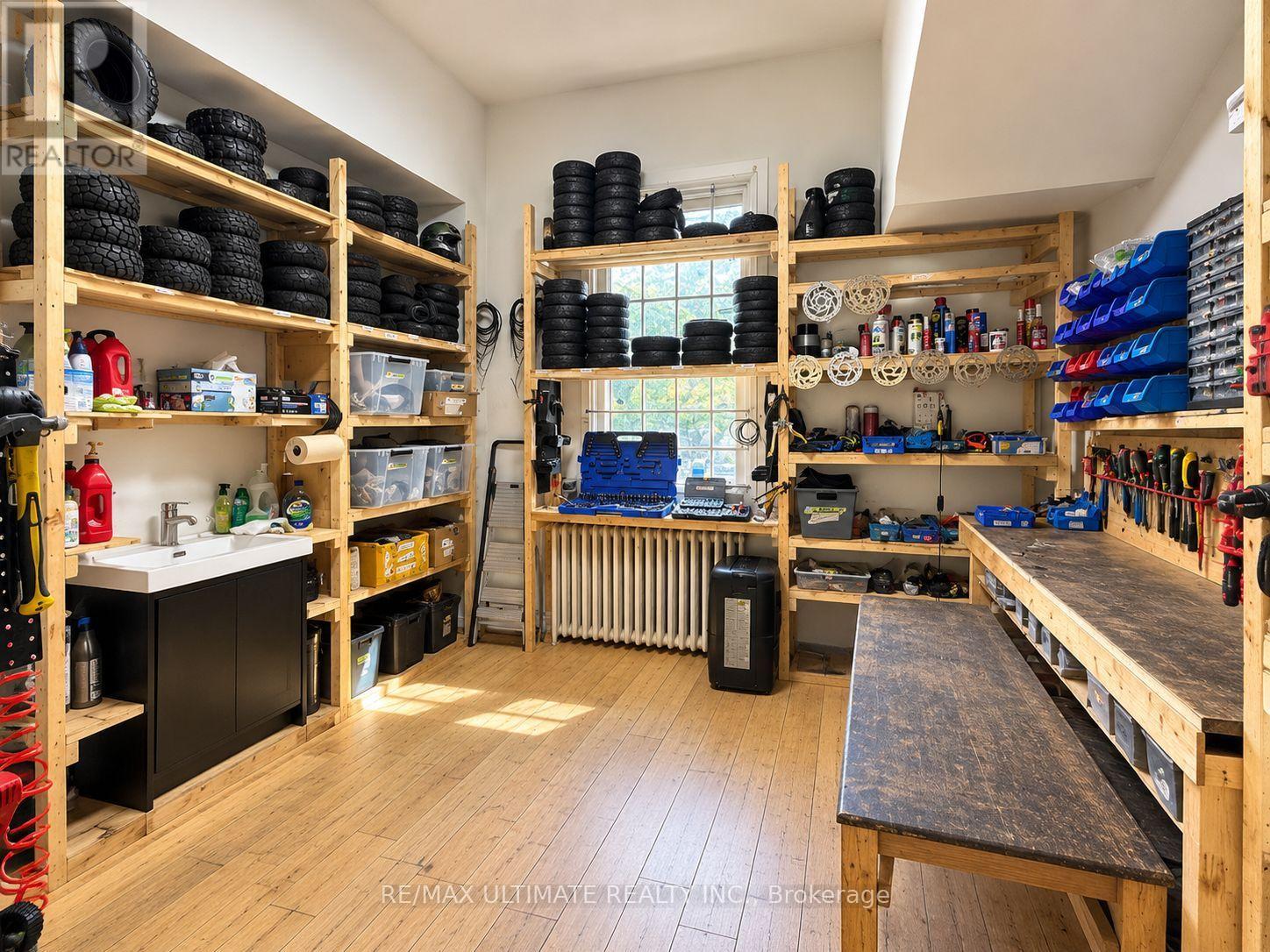 812 St Clair Avenue W, Toronto, Ontario  M6C 1B6 - Photo 6 - C14108902