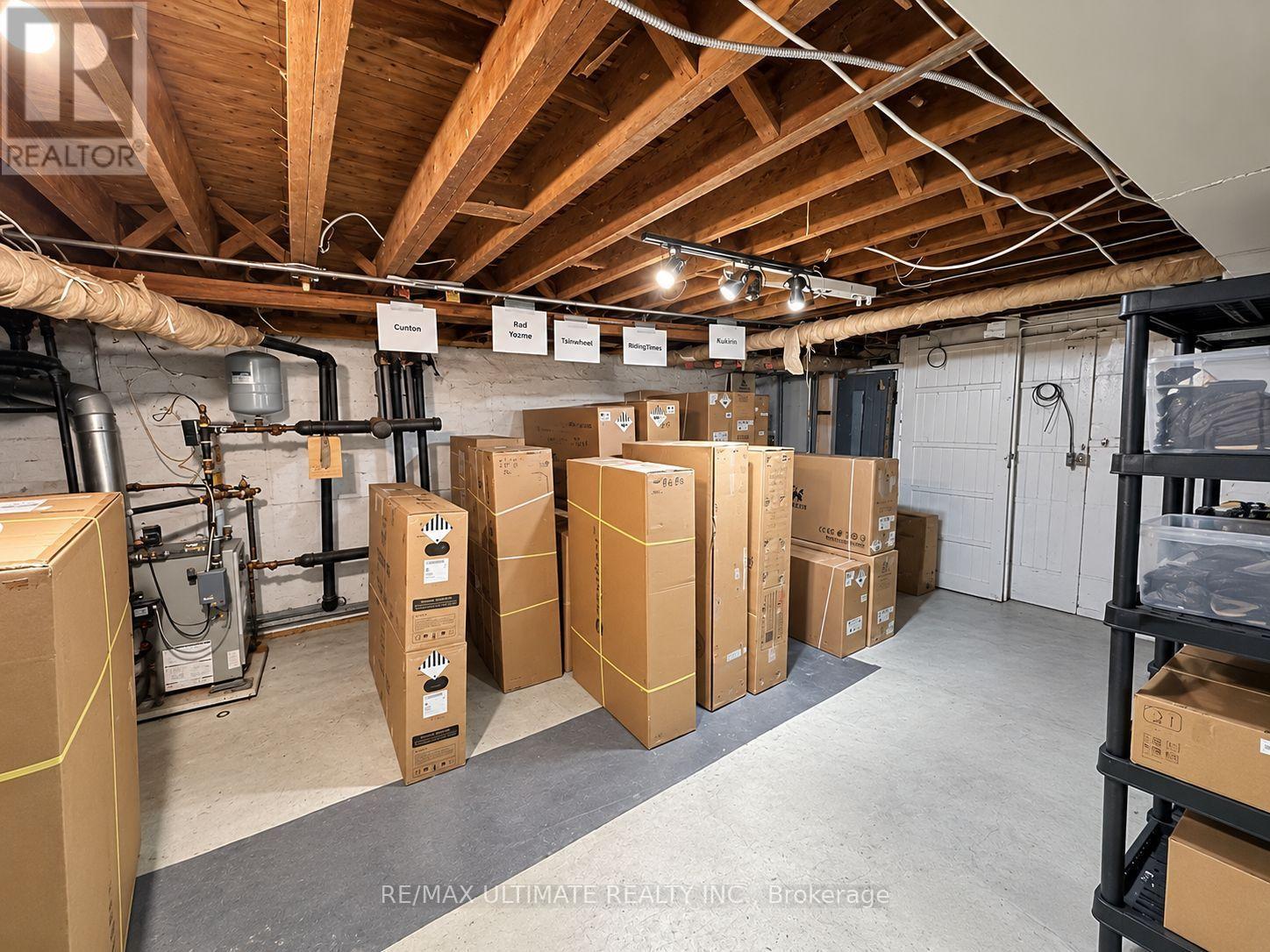 812 St Clair Avenue W, Toronto, Ontario  M6C 1B6 - Photo 8 - C14108902