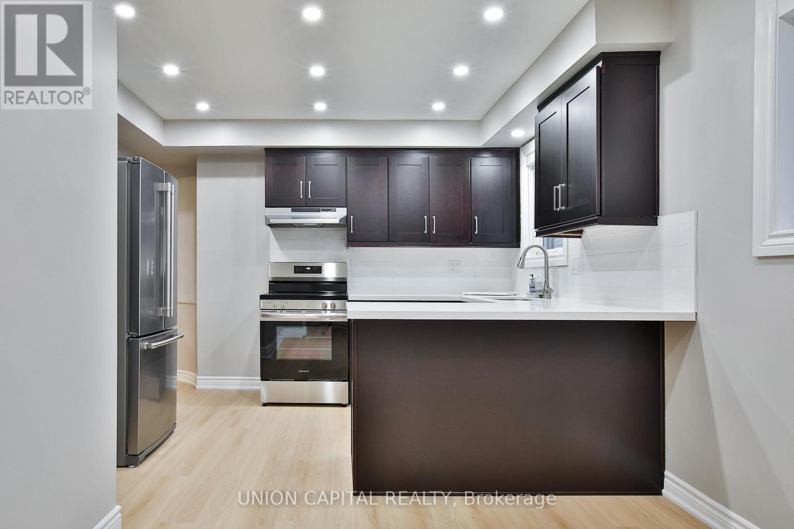 UPPER - 131 ROMFIELD CIRCUIT, markham (royal orchard), Ontario