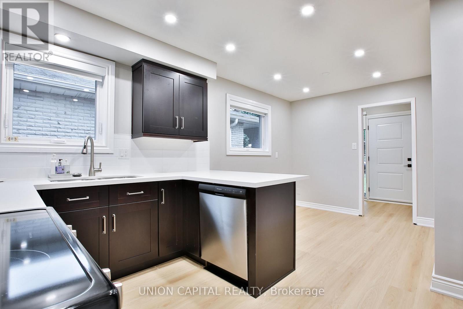 Upper - 131 Romfield Circuit, Markham (Royal Orchard), Ontario  L3T 3H7 - Photo 16 - N14108718