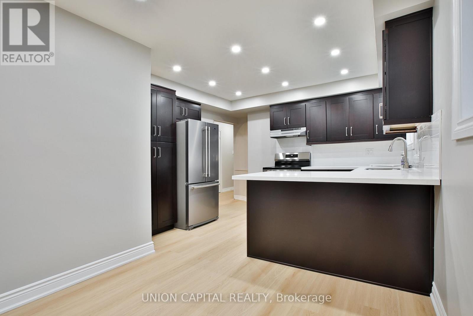 Upper - 131 Romfield Circuit, Markham (Royal Orchard), Ontario  L3T 3H7 - Photo 3 - N14108718