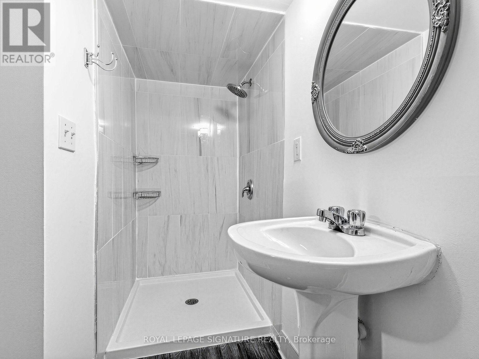 12 Strathmore Drive, Markham, Ontario  L3P 6J6 - Photo 34 - N14108888