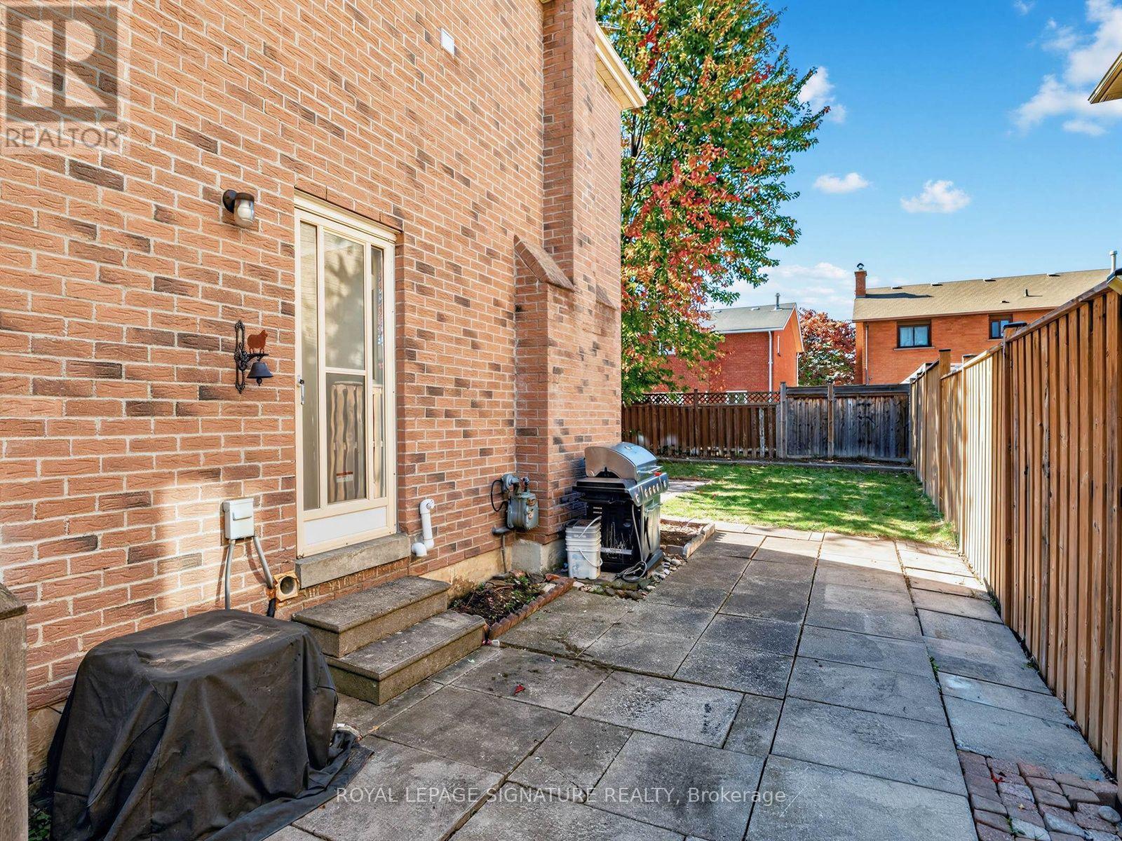 12 Strathmore Drive, Markham, Ontario  L3P 6J6 - Photo 38 - N14108888