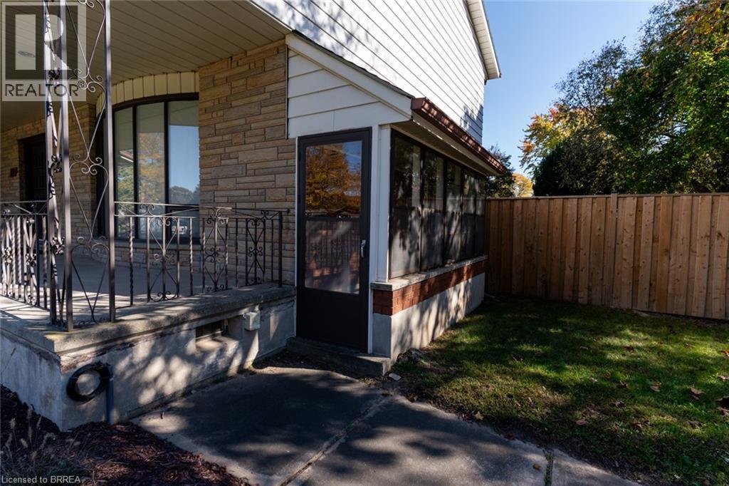 30 Woodway Trail, Brantford, Ontario  N3R 6G7 - Photo 4 - 40871642
