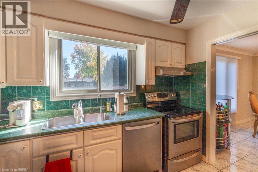 30 Woodway Trail, Brantford, Ontario  N3R 6G7 - Photo 13 - 40871642