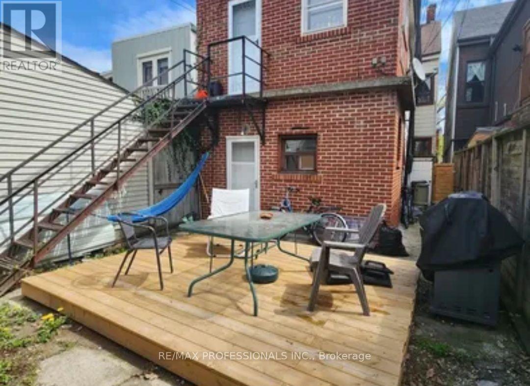 Main Level - 150 Robert Street, Toronto, Ontario  M5S 2K3 - Photo 12 - C13717964