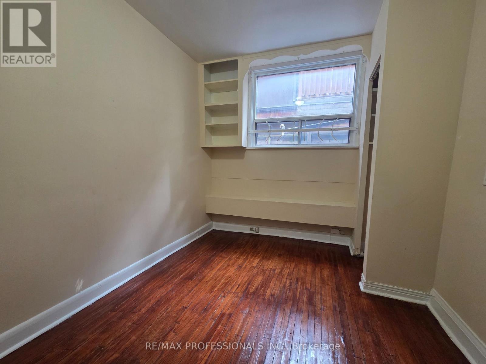 Main Level - 150 Robert Street, Toronto, Ontario  M5S 2K3 - Photo 8 - C13717964
