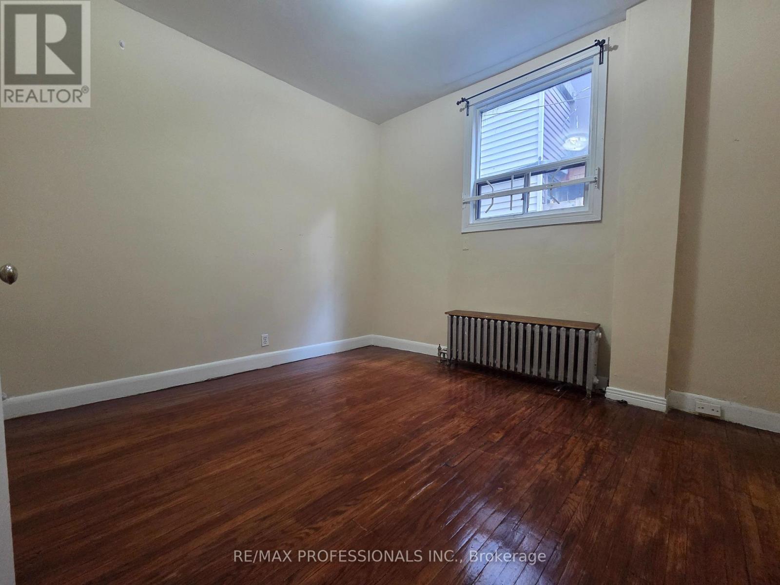Main Level - 150 Robert Street, Toronto, Ontario  M5S 2K3 - Photo 3 - C13717964