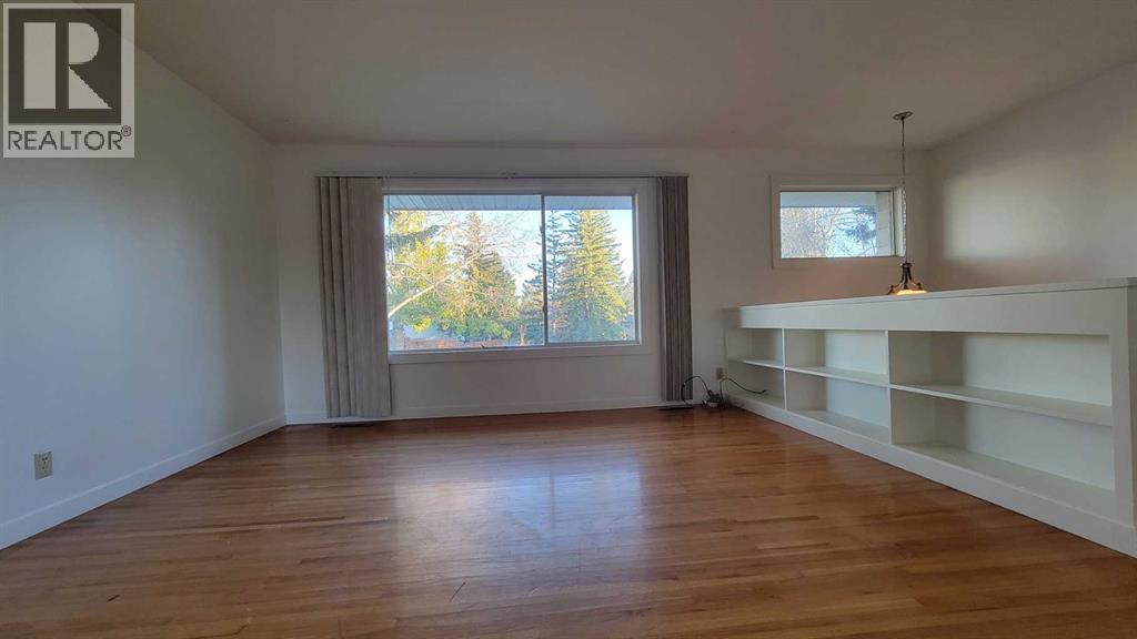 4815 Verona Drive Nw, Calgary, Alberta  T3A 0P5 - Photo 3 - A2349437