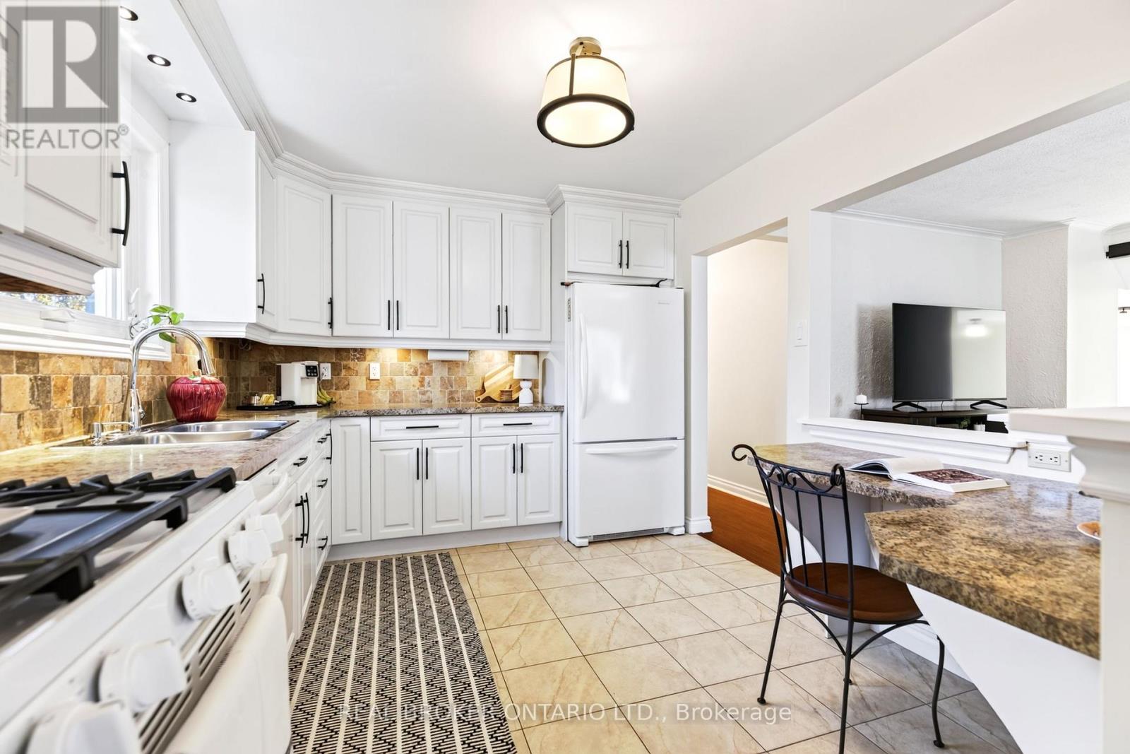 302 Delrex Boulevard, Halton Hills, Ontario  L7G 4G8 - Photo 11 - W14108728