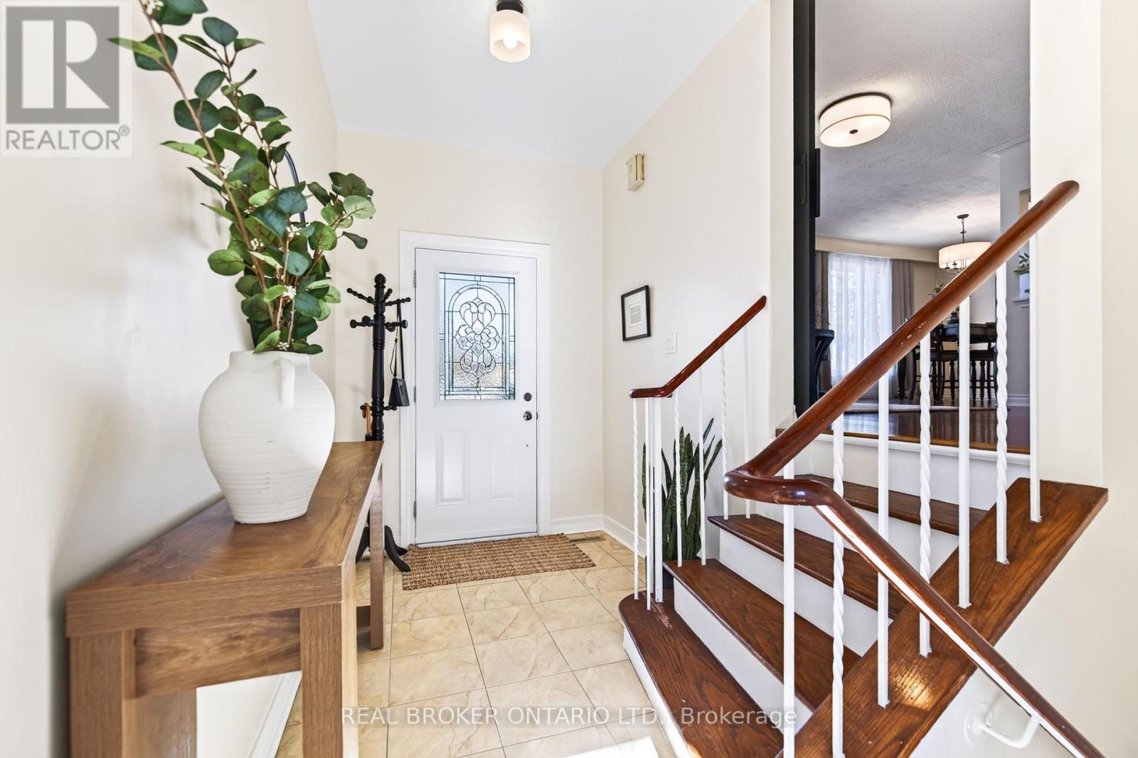 302 Delrex Boulevard, Halton Hills, Ontario  L7G 4G8 - Photo 5 - W14108728