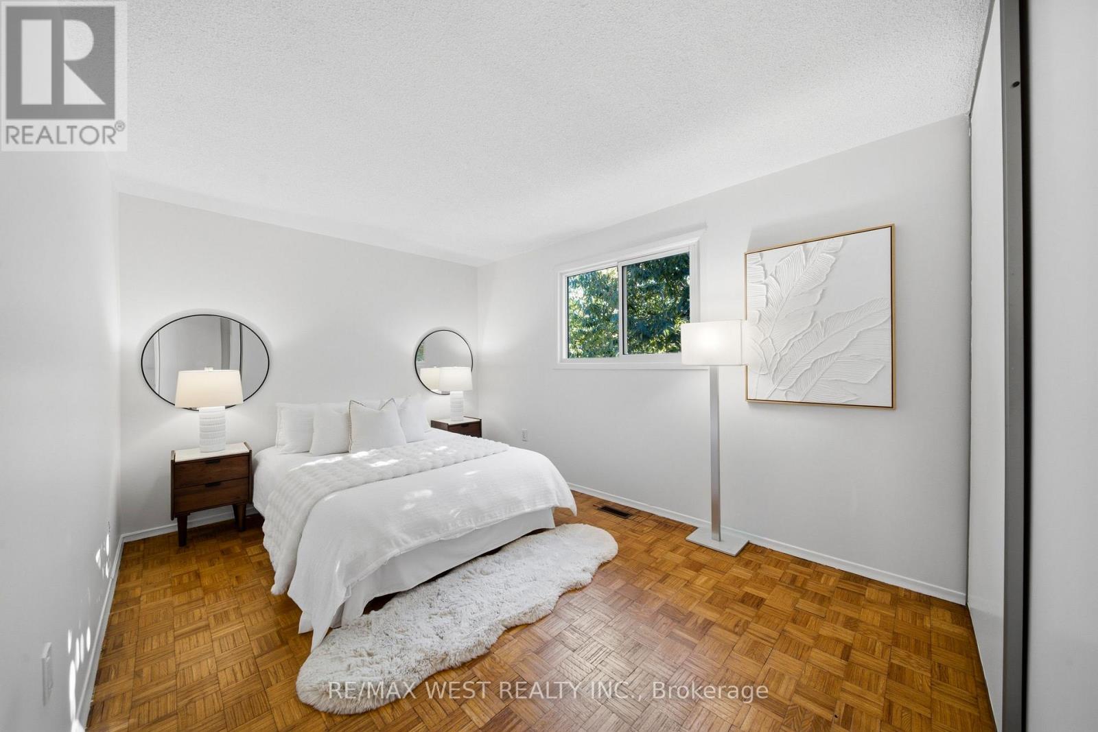 510 Galedowns Court, Mississauga, Ontario  L5A 3H9 - Photo 12 - W14108798