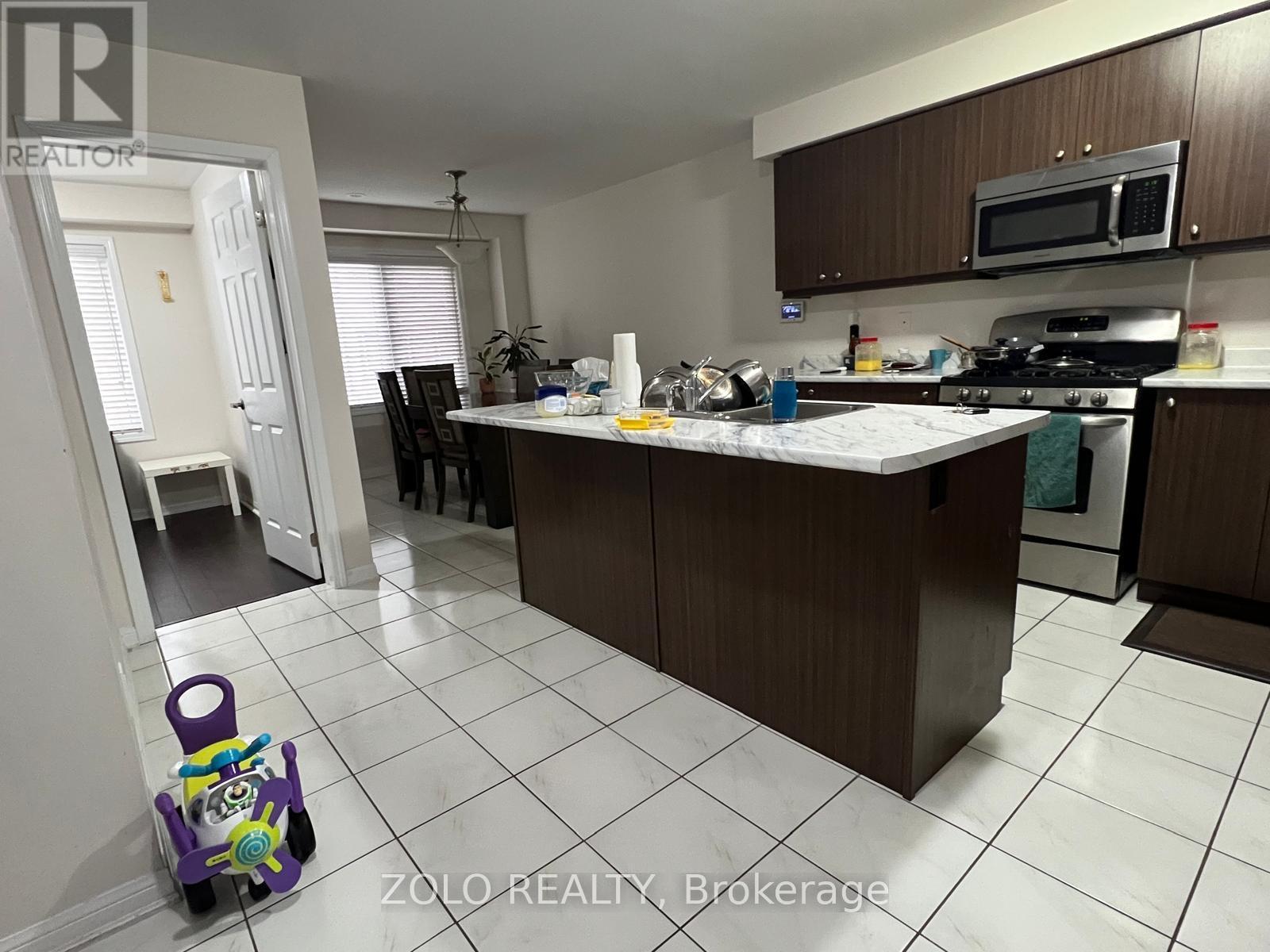 7 Poppythorn Road, Brampton, Ontario  L7A 0R1 - Photo 4 - W14108862
