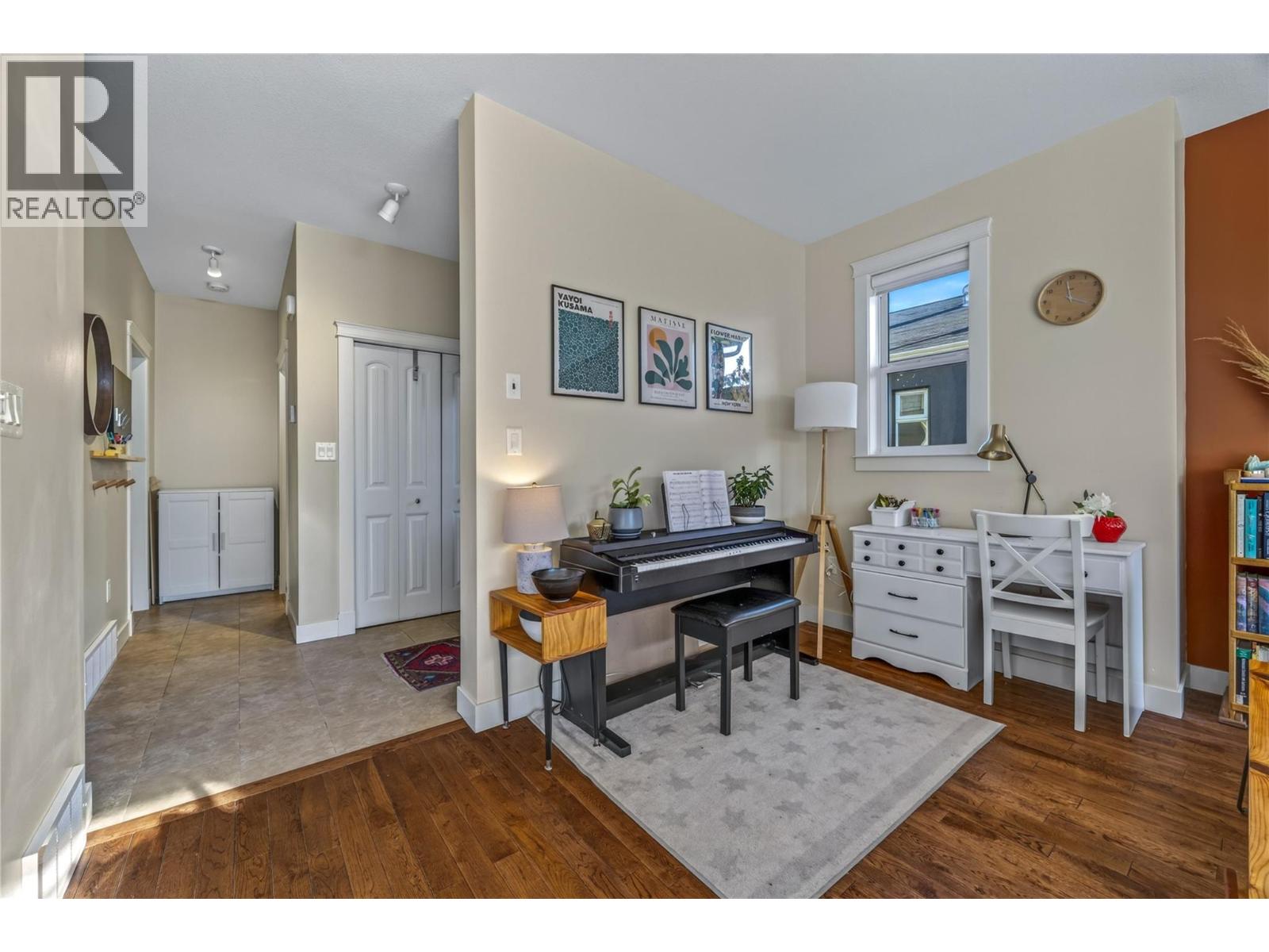 644 VICTORIA Drive Unit# 101