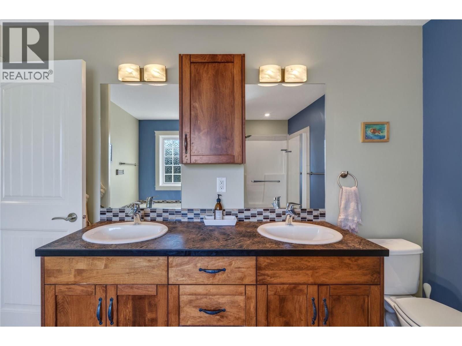 644 VICTORIA Drive Unit# 101