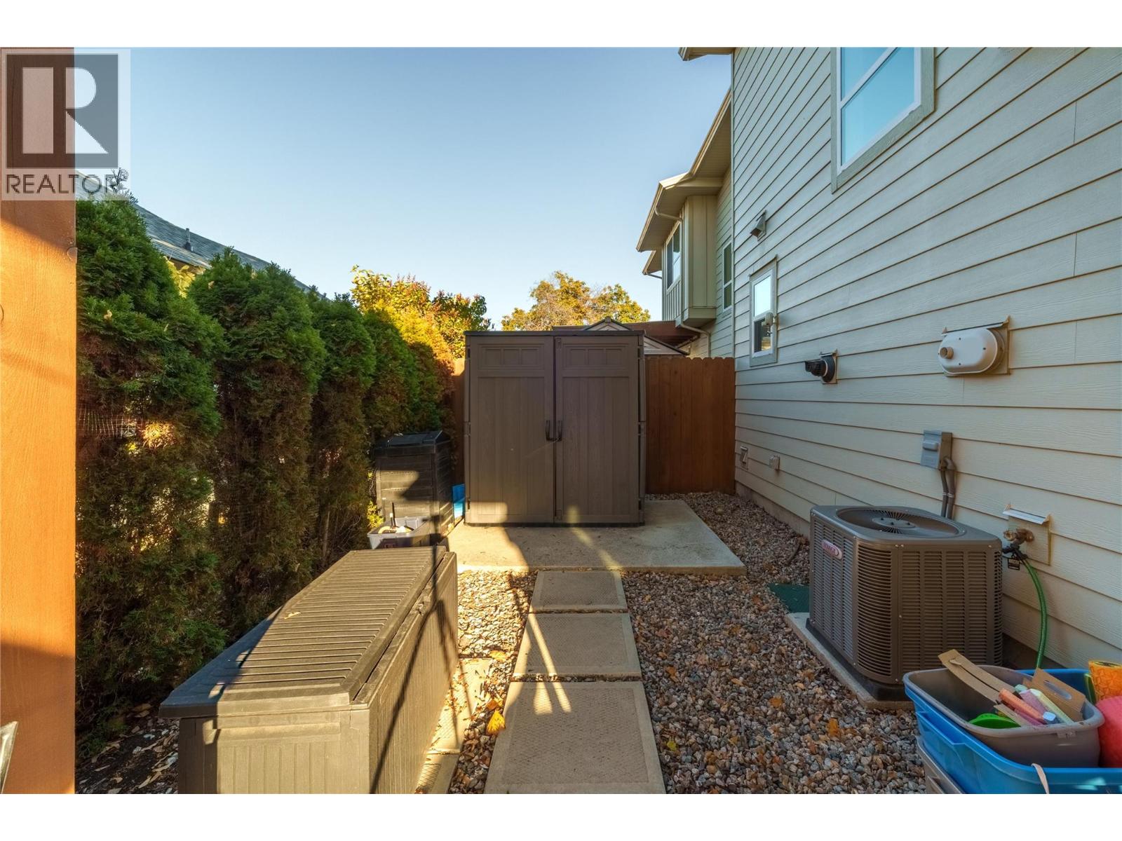 644 VICTORIA Drive Unit# 101