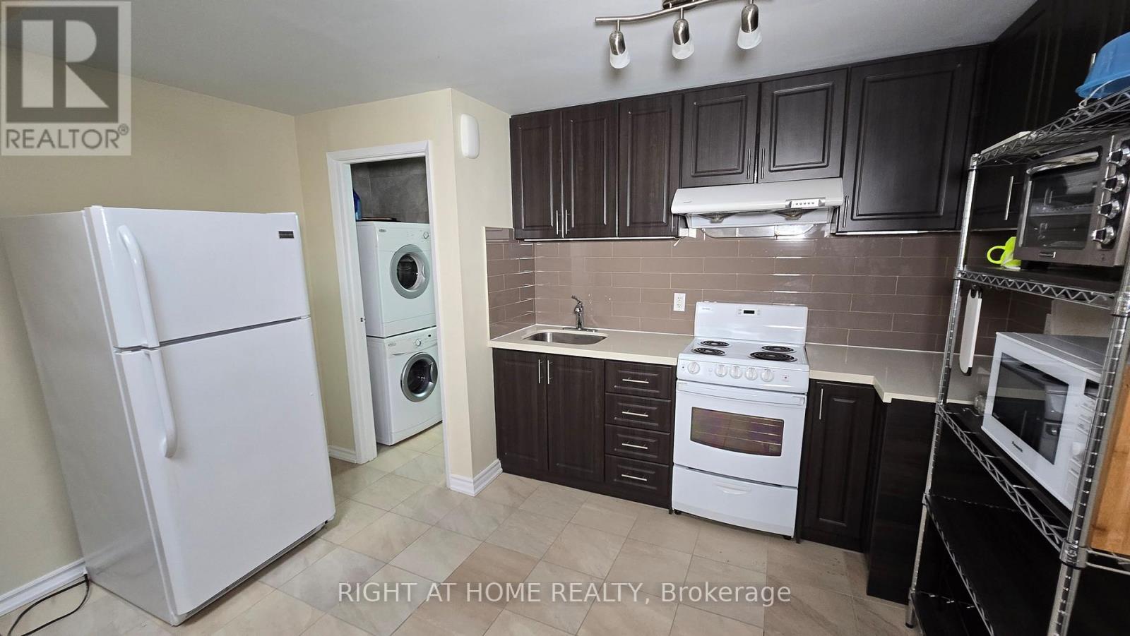2150 Yonge Street, Toronto, Ontario  M4S 2A8 - Photo 5 - C14102746