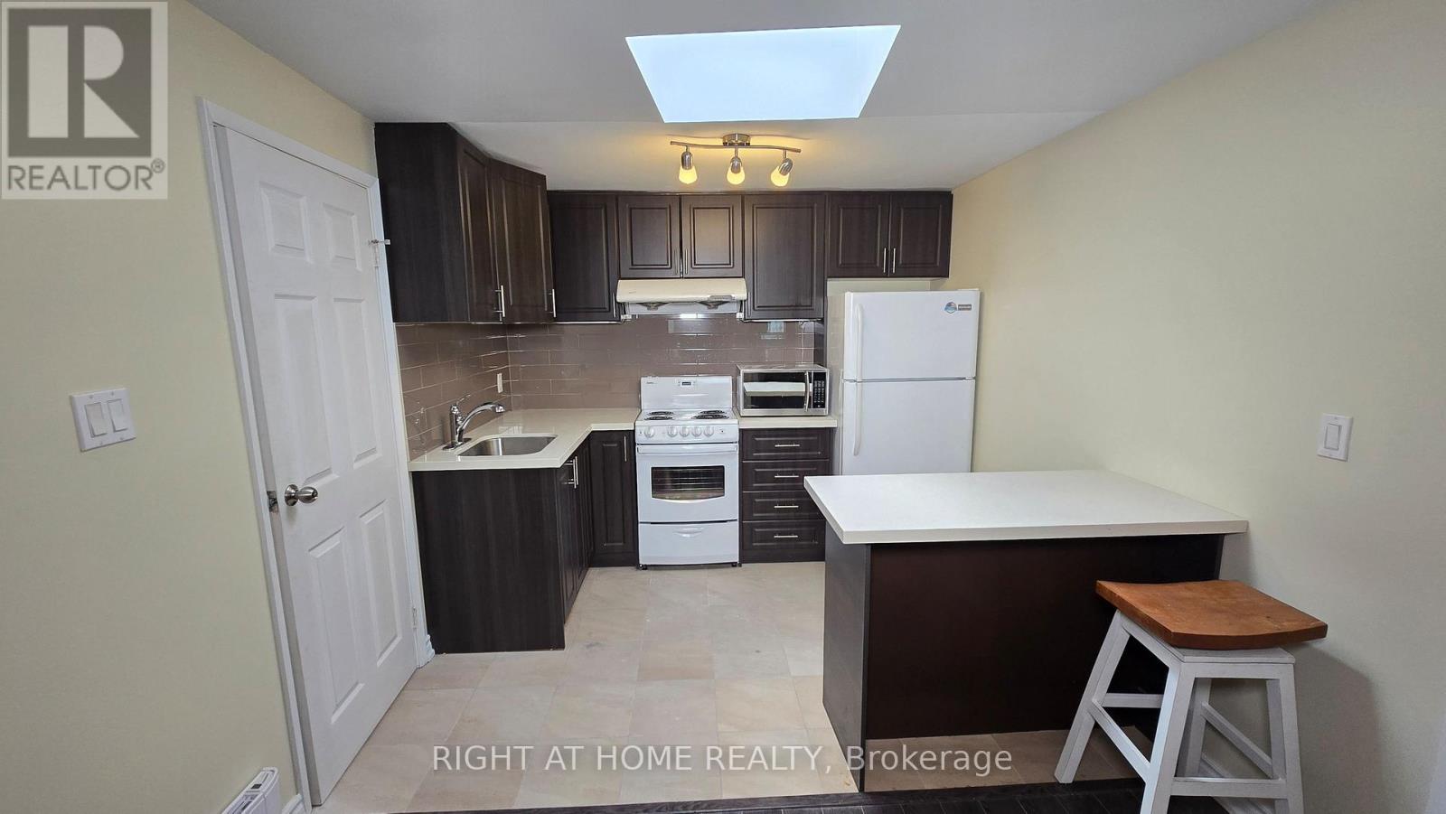 2150 Yonge Street, Toronto, Ontario  M4S 2A8 - Photo 12 - C14102746