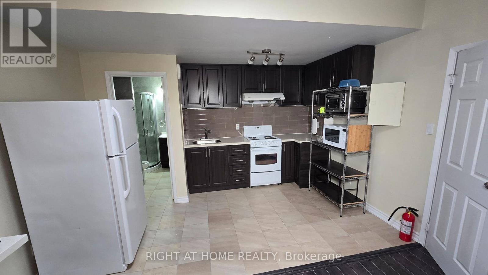 2150 Yonge Street, Toronto, Ontario  M4S 2A8 - Photo 4 - C14102746