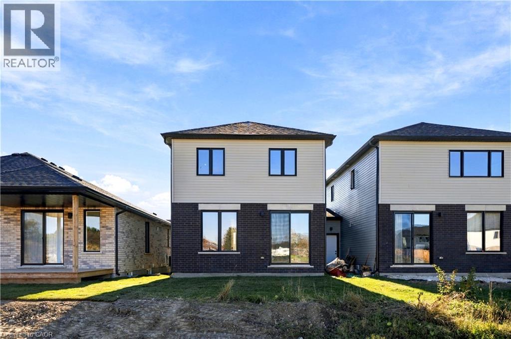 102 Thackeray Way, Harriston, Ontario  N0G 1Z0 - Photo 4 - 40817594