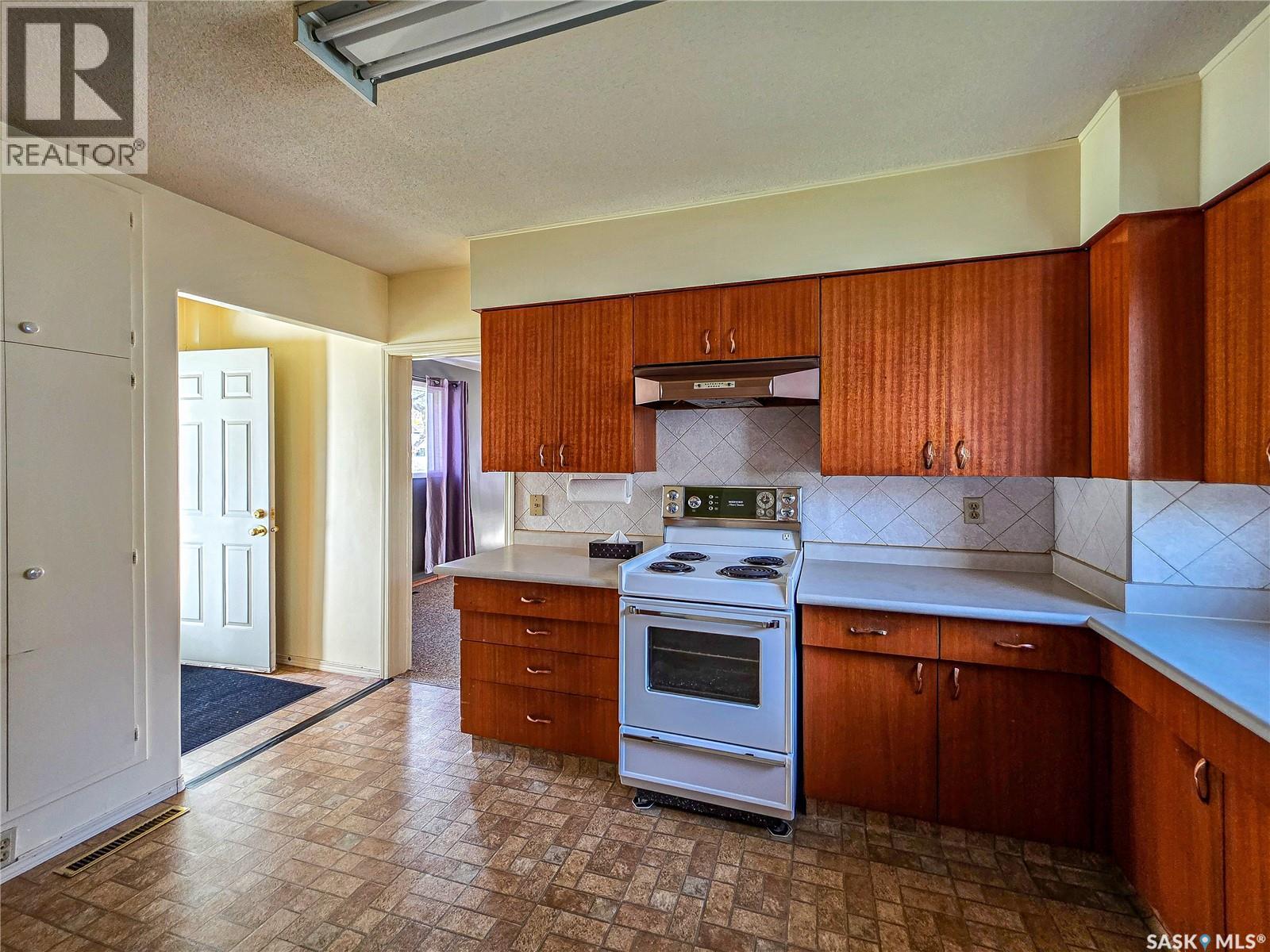 142 5th Avenue W, Melville, Saskatchewan  S0A 2P0 - Photo 11 - SK051772