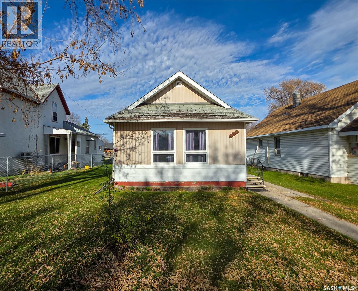 142 5th Avenue W, Melville, Saskatchewan  S0A 2P0 - Photo 3 - SK051772