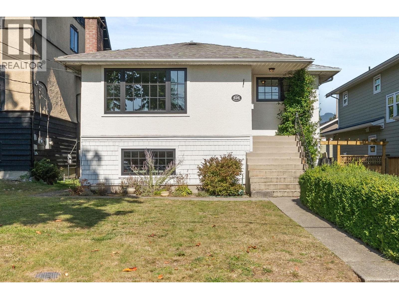 626 E 13TH STREET, North Vancouver, British Columbia