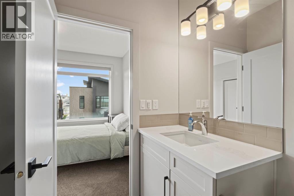 52 Royal Elm Green NW
