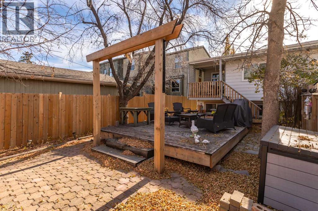 16 6 Avenue SE