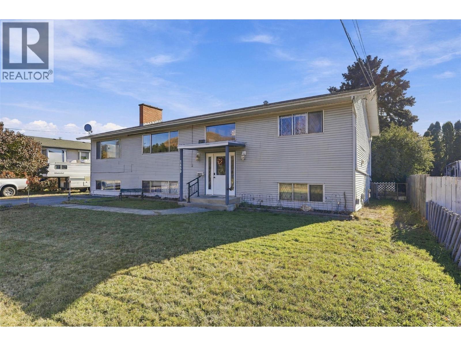 2499 Fleetwood Avenue