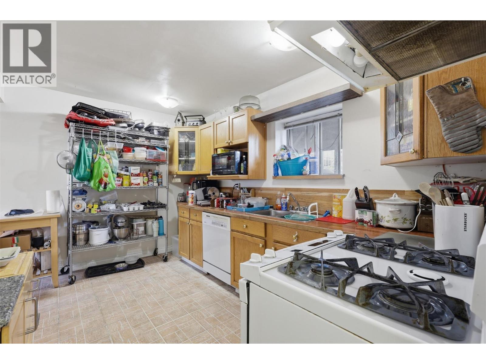 2499 Fleetwood Avenue