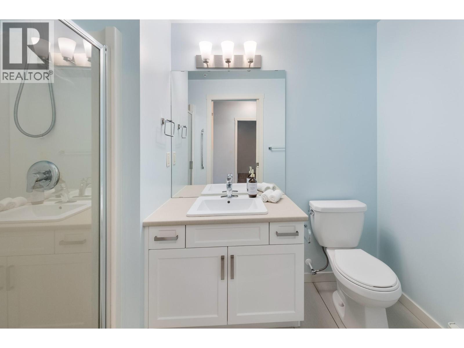 3731 Casorso Road Unit# 106