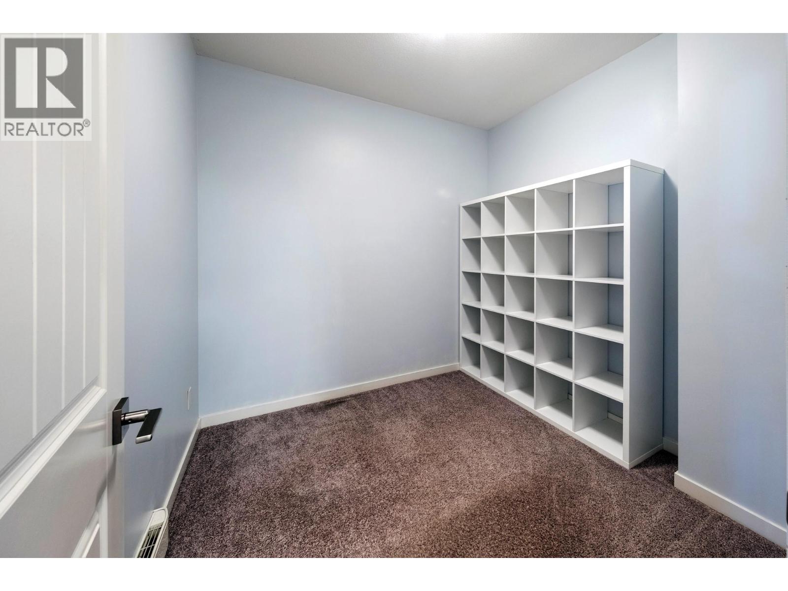 3731 Casorso Road Unit# 106