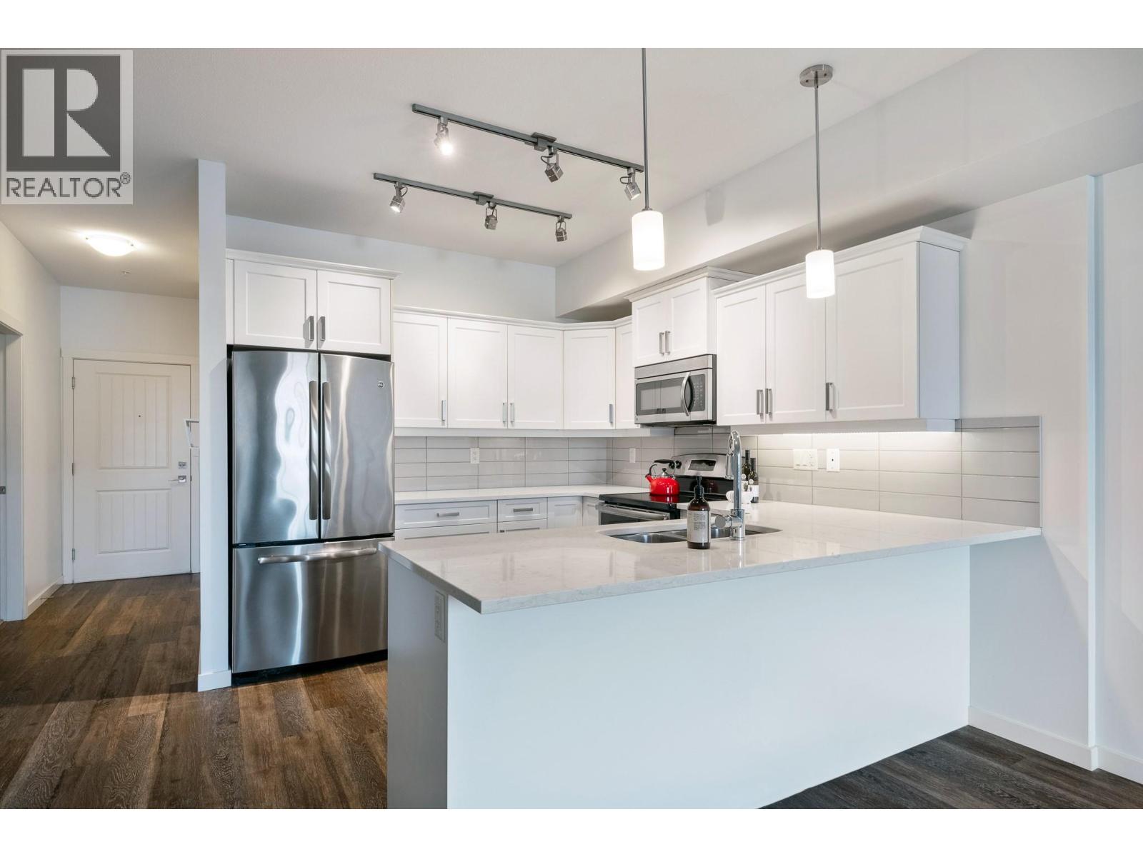 3731 Casorso Road Unit# 106