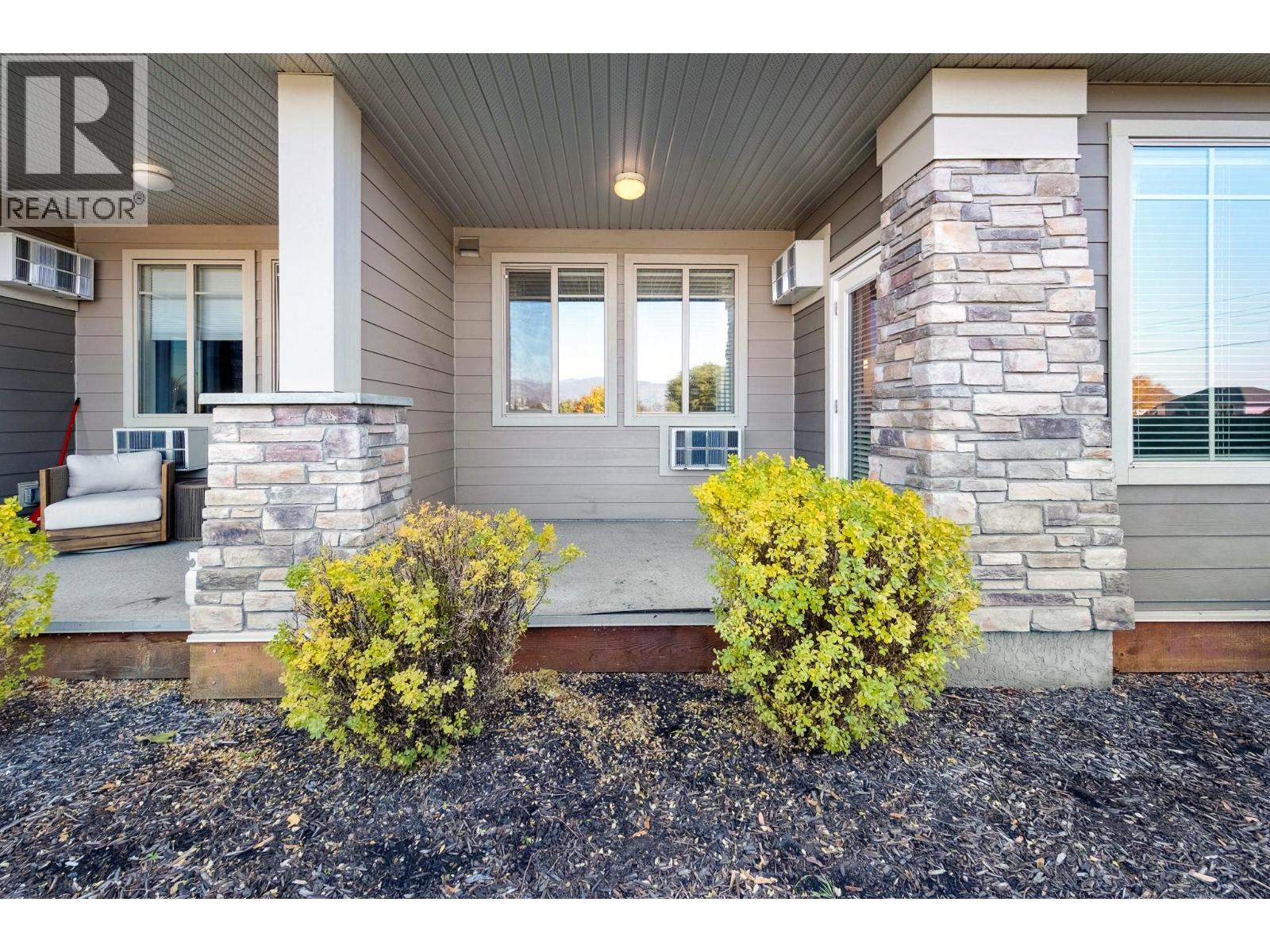 3731 Casorso Road Unit# 106