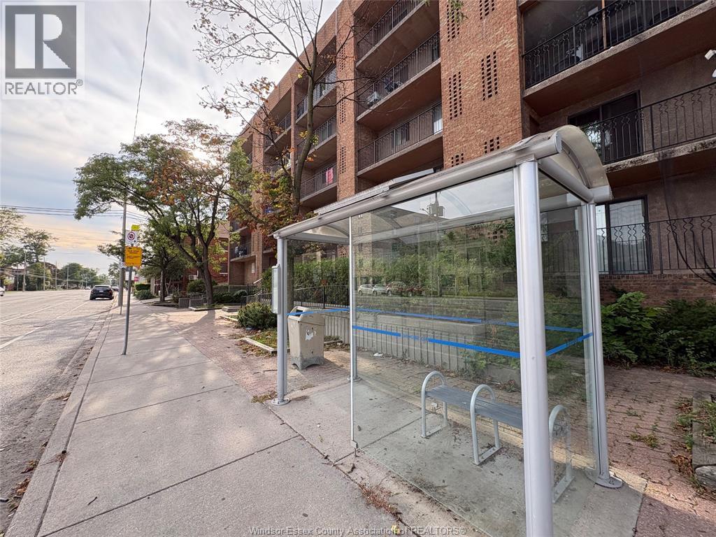 1700 UNIVERSITY Unit# 103, Windsor, Ontario