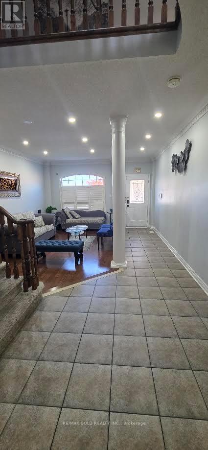 1202 Costigen Road, Milton, Ontario  L9T 6N8 - Photo 2 - W14108916