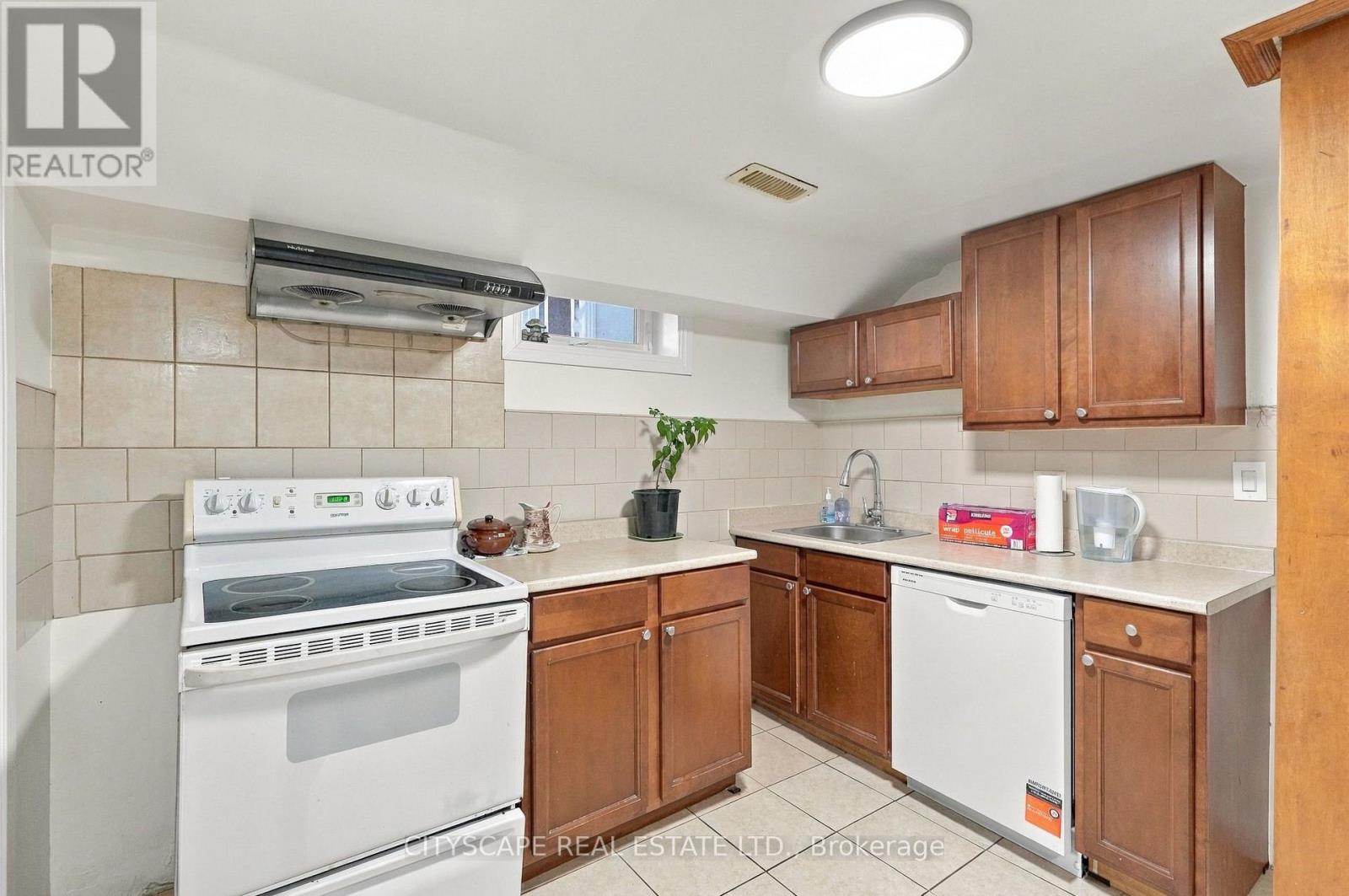 57 O'donnell Avenue, Toronto, Ontario  M8Z 3Y1 - Photo 32 - W14108958