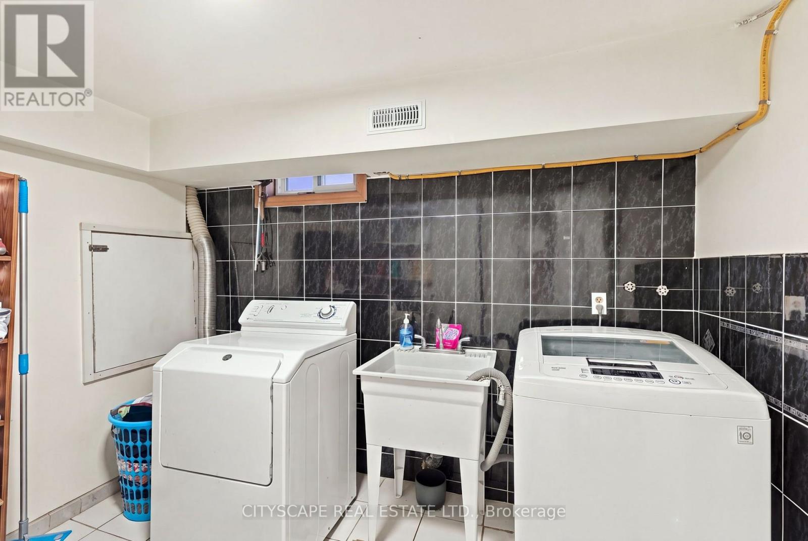 57 O'donnell Avenue, Toronto, Ontario  M8Z 3Y1 - Photo 46 - W14108958